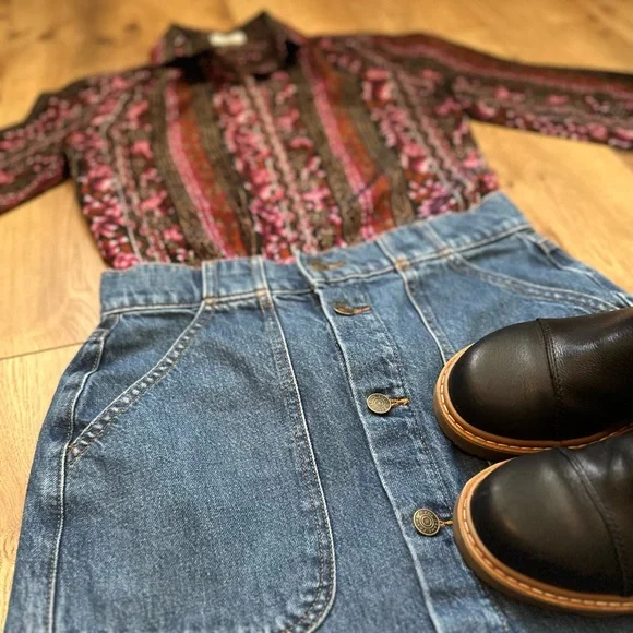 FRAME Modern Pocket Midi Denim Skirt | October Wash | Size 27 | Button Front - Picture 13 of 15